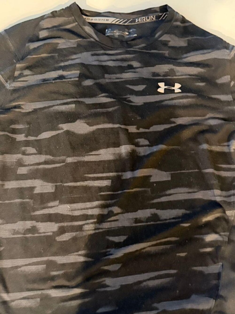 Under Armour Camo Print Tee - Men’s Size M